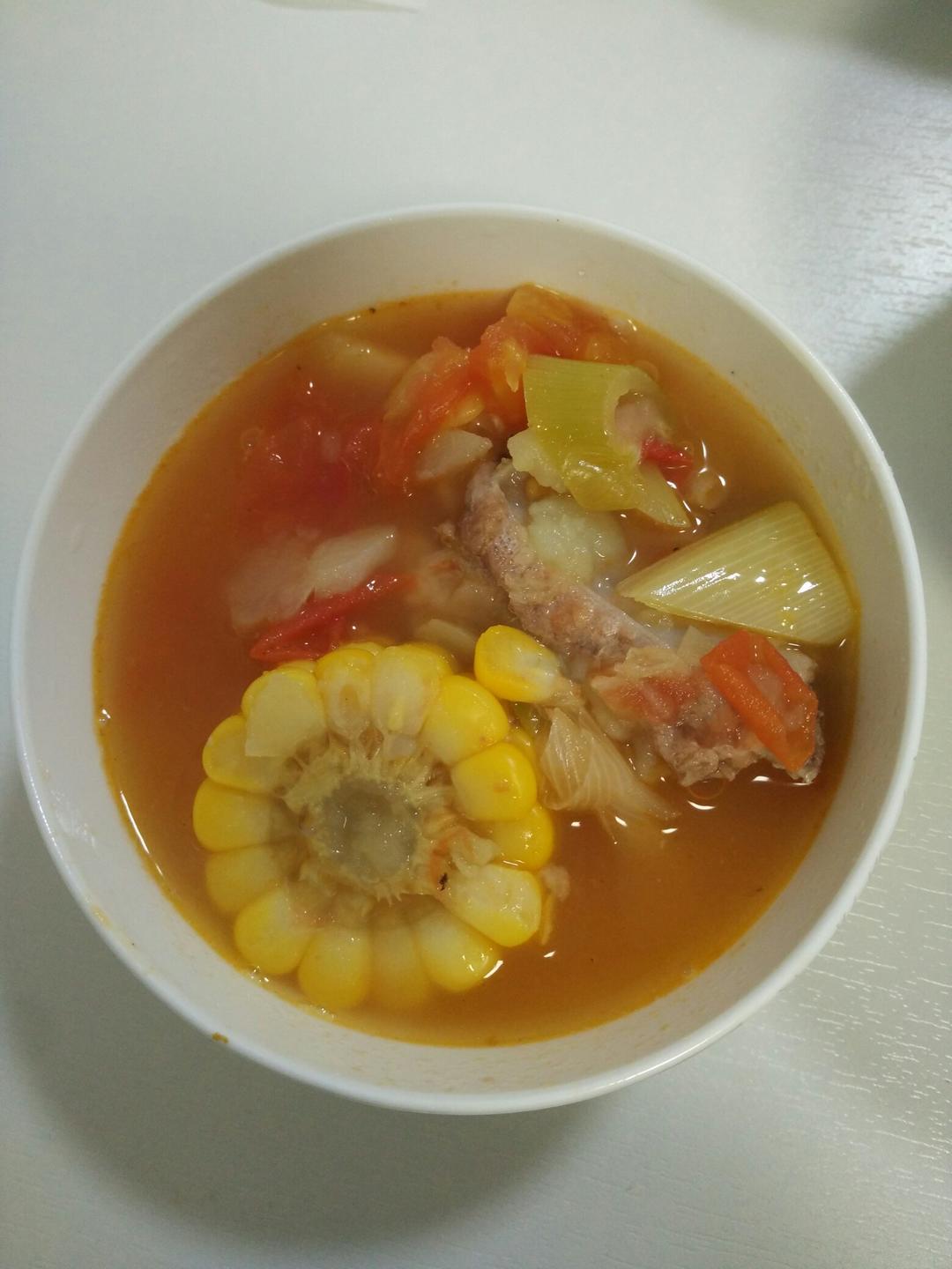 番茄土豆玉米排骨汤