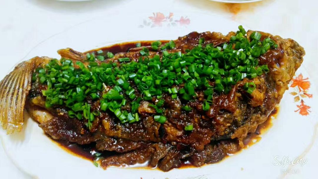 红烧鲤鱼