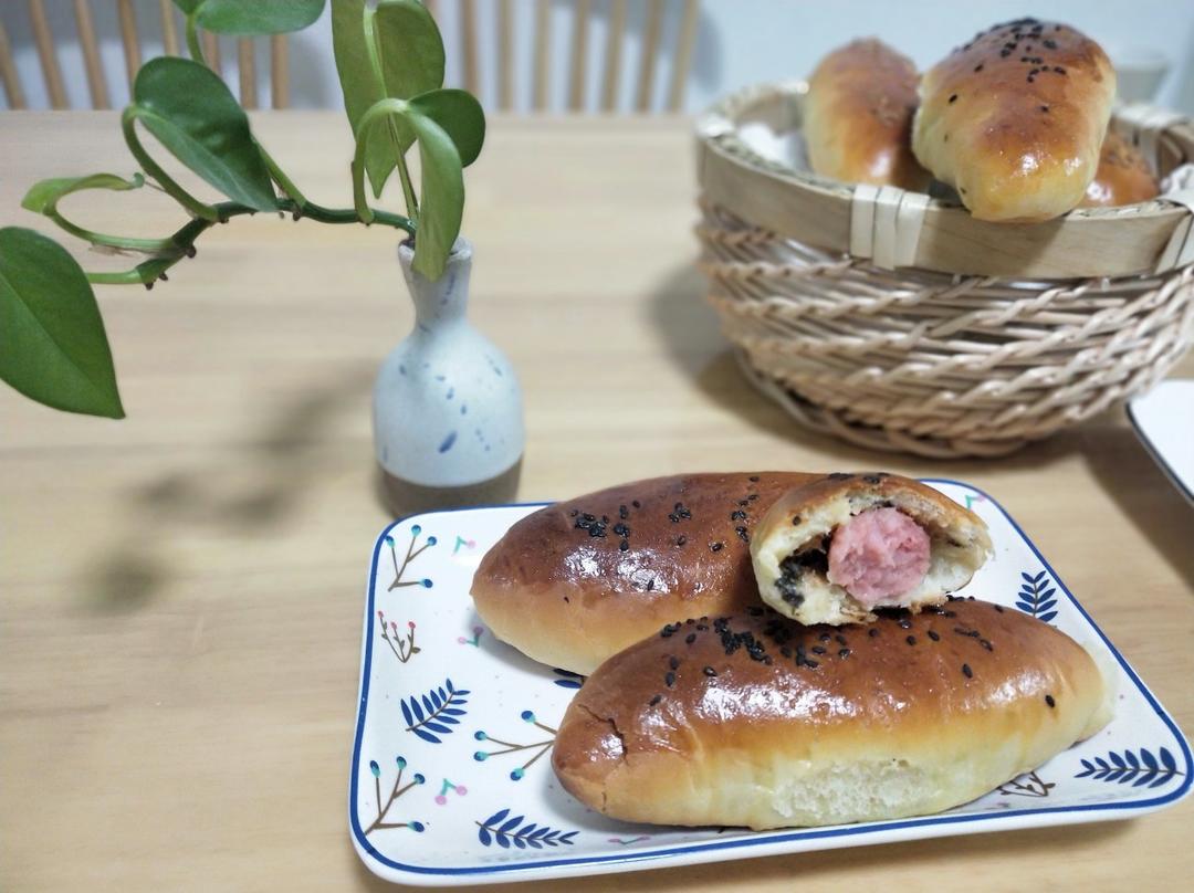 超级松软的肉松肠仔包