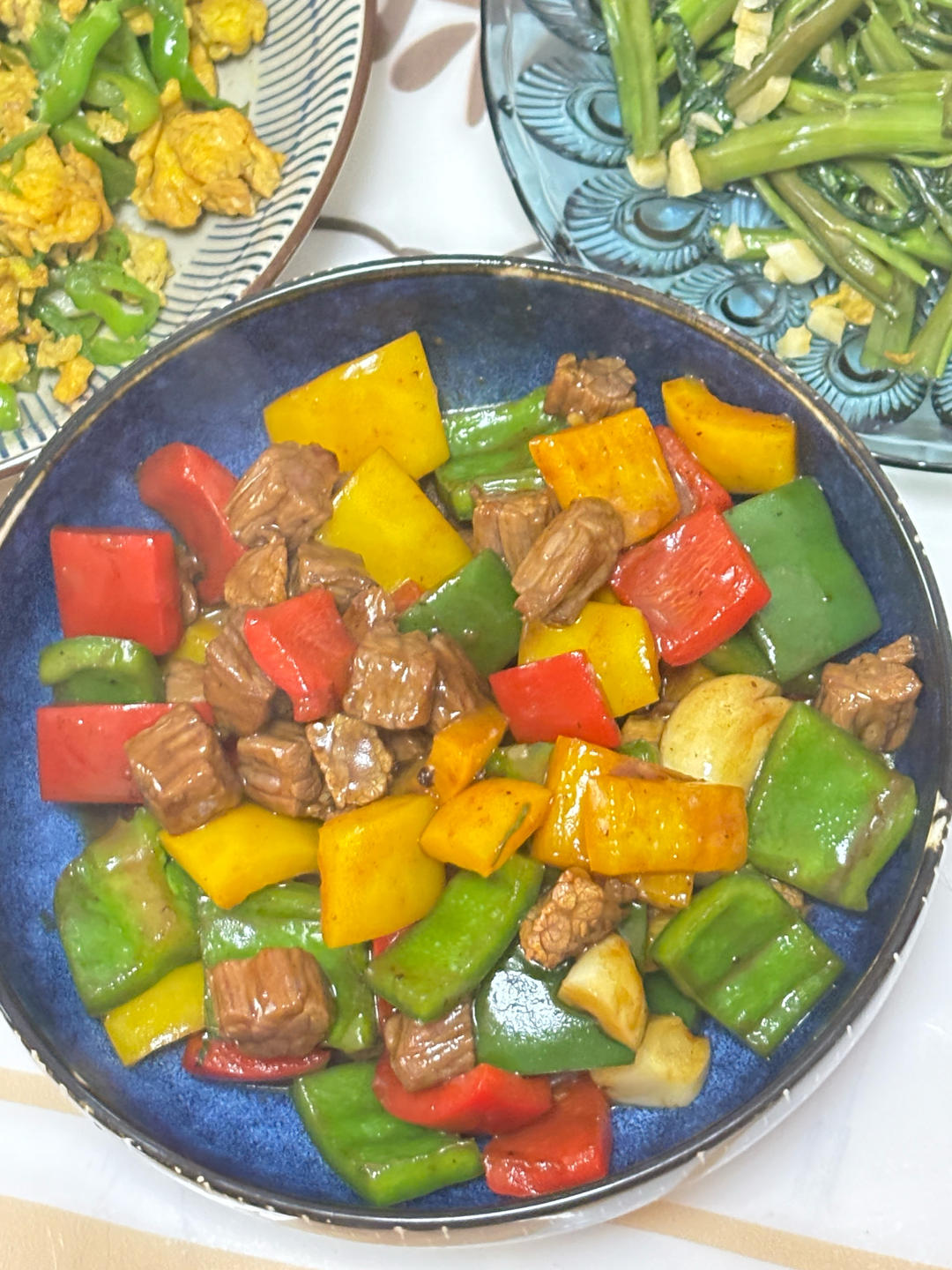 超级好吃的黑椒蒜粒洋葱炒牛肉粒