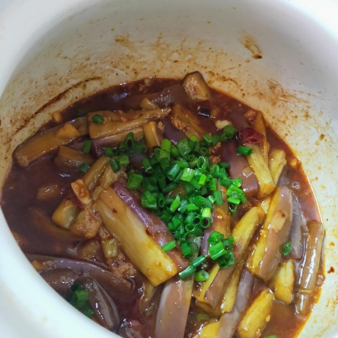 不用油炸超省油的鱼香肉末茄子煲