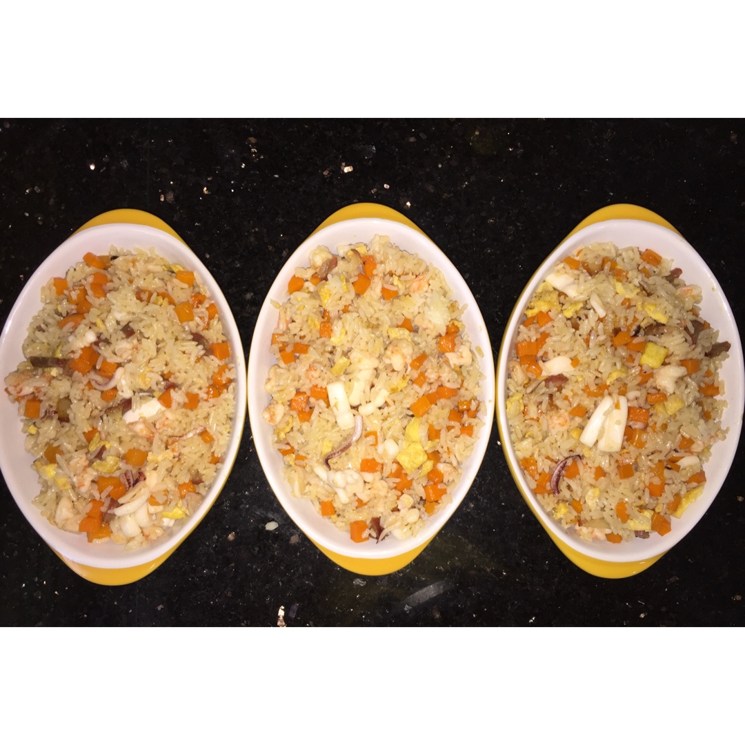 海鲜焗饭 Seafood Fried Rice with Cheesy Topping