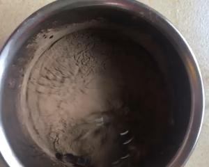 清凉一夏的椰浆黑凉粉的做法 步骤3
