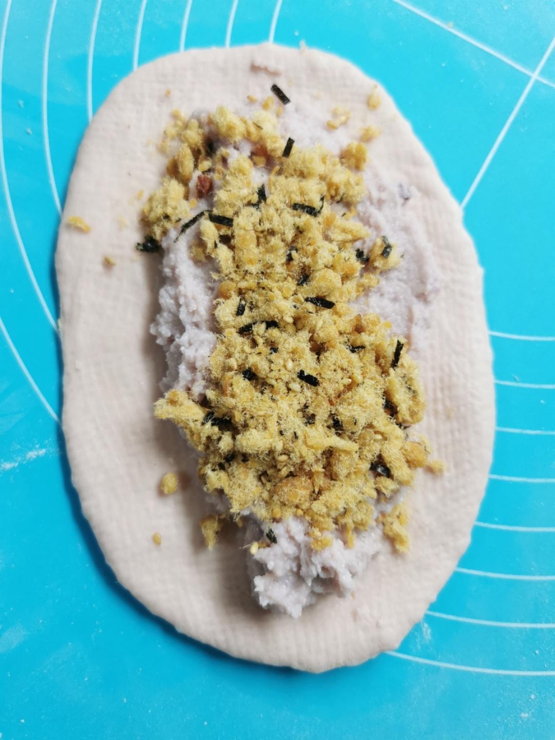 无敌好吃的：芋泥肉松面包！