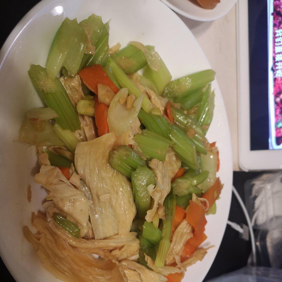 芹菜炒腐竹
