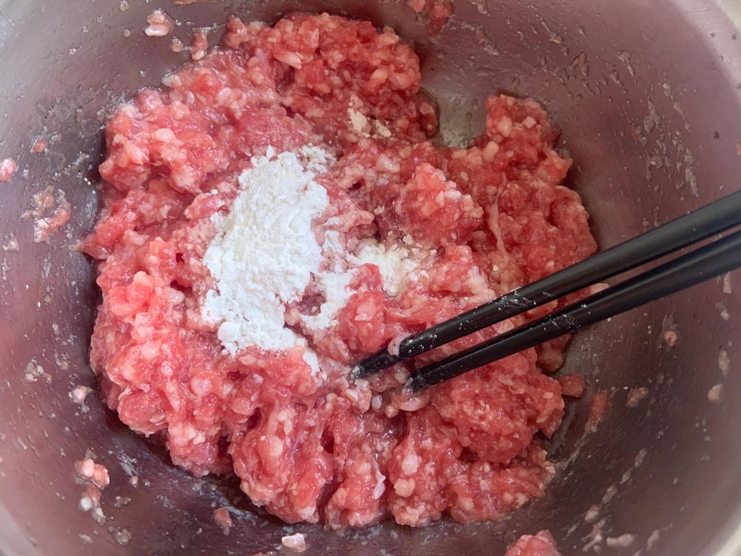 家庭快捷皮蛋瘦肉粥（牛肉）的做法 步驟3