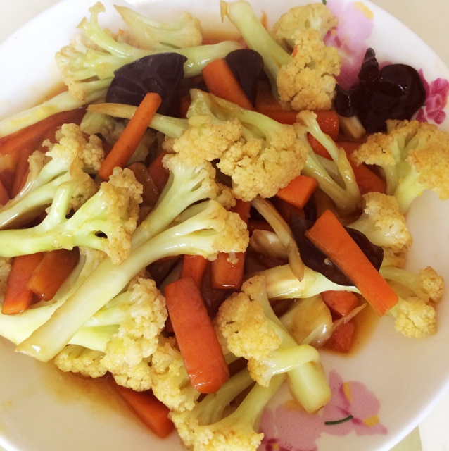 有机花菜炒黑木耳