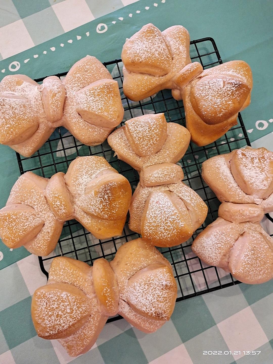 一次发酵网红粉色蝴蝶结豆沙面包（老夫的少女心啊）B74