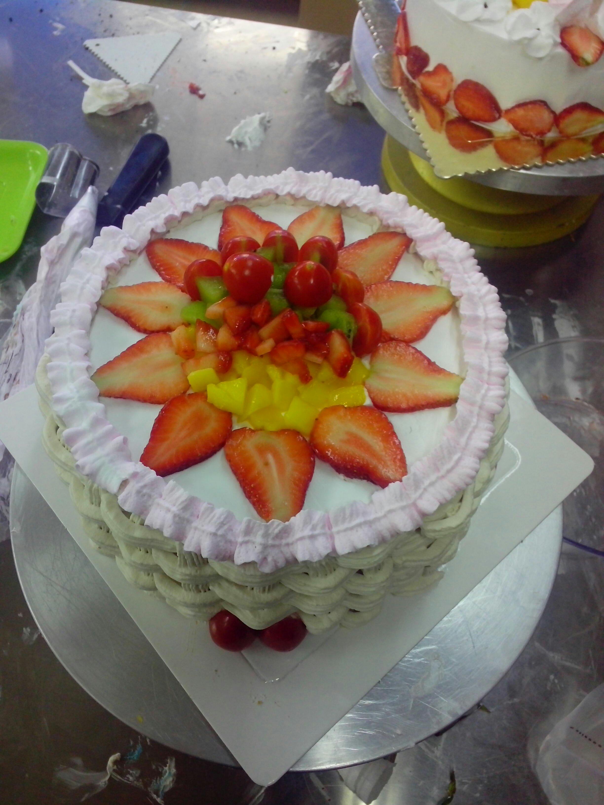 草莓水果蛋糕的做法
