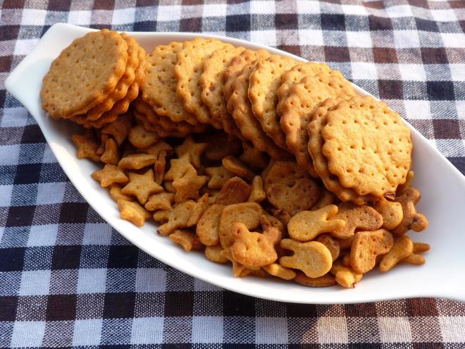 黑胡椒番茄披萨味苏打饼的做法