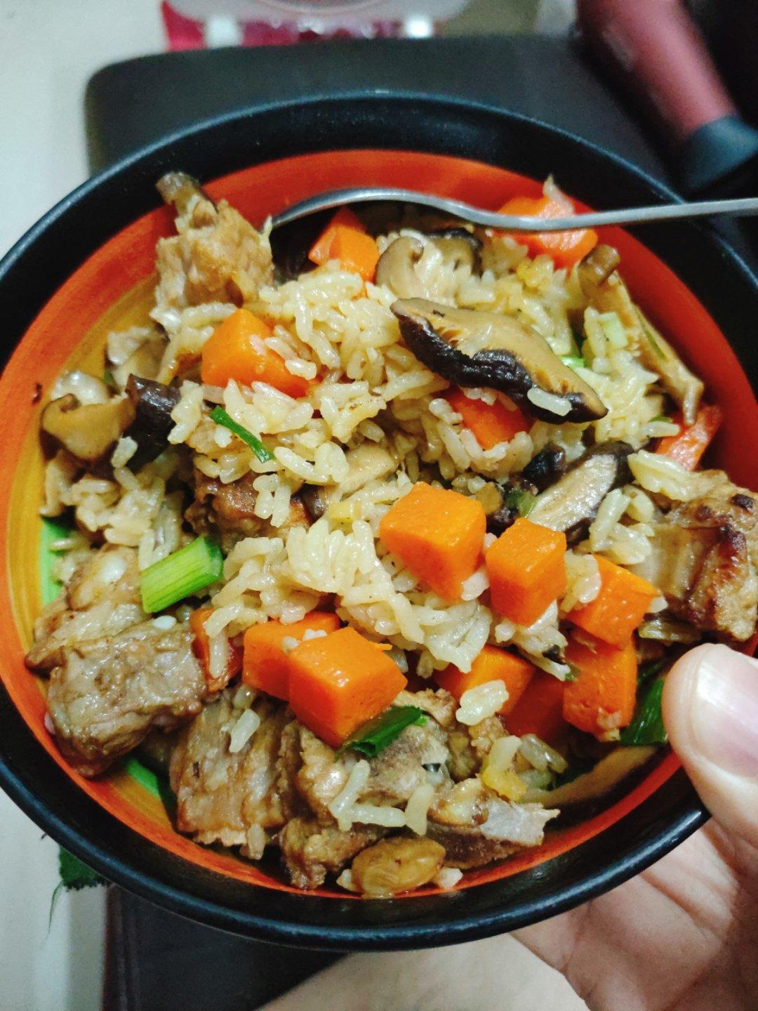 电饭煲排骨饭-三寻食堂