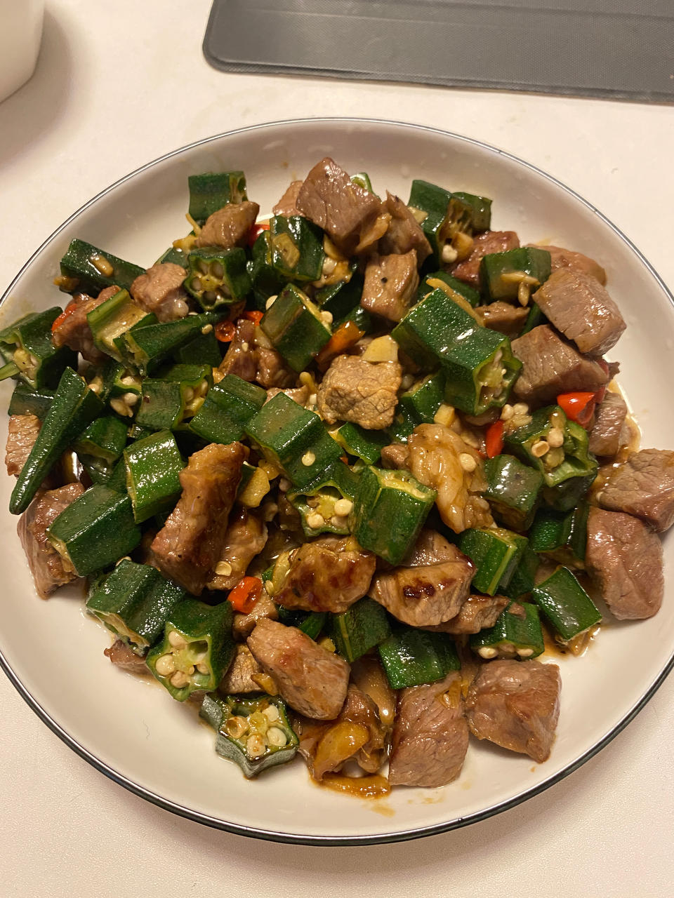 秋葵炒牛肉粒