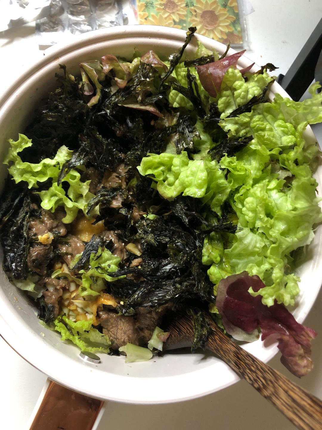 生菜牛肉拌饭
