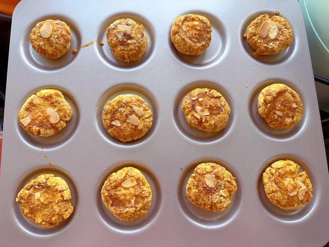 椰香咸蛋黄酥饼