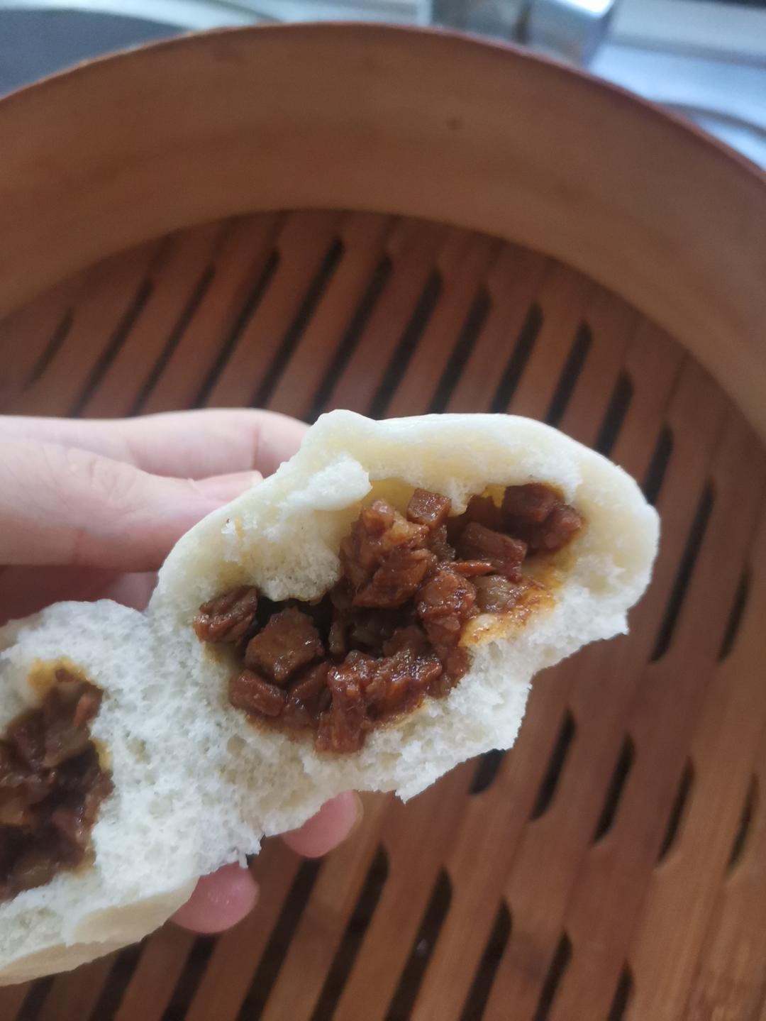 酱肉包子