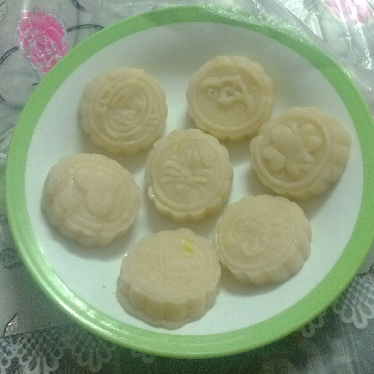 奶黄冰皮月饼