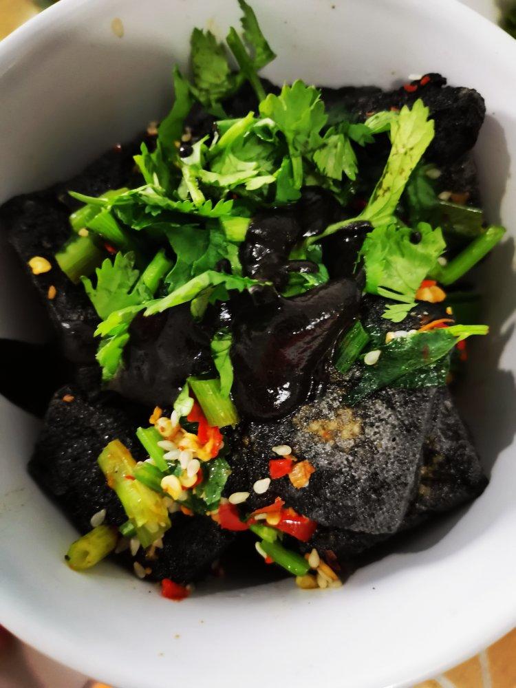 油炸臭豆腐-最受欢迎的小吃之一
