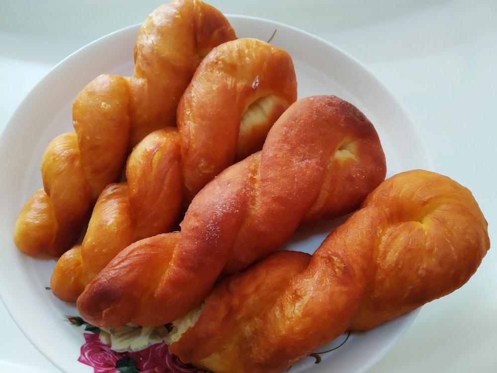多拿滋甜甜圈&扭扭面包&豆沙面包