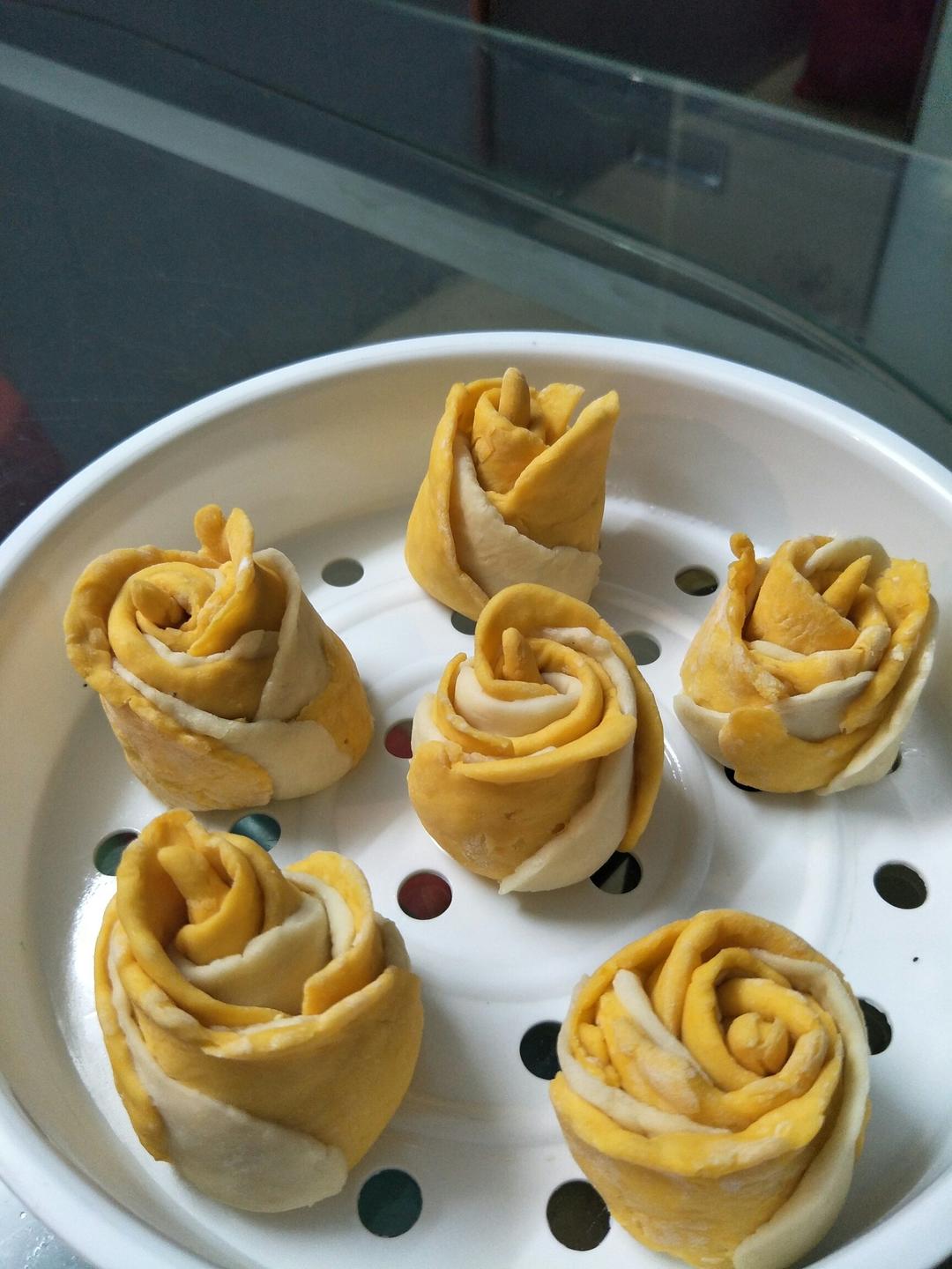 双色玫瑰花卷