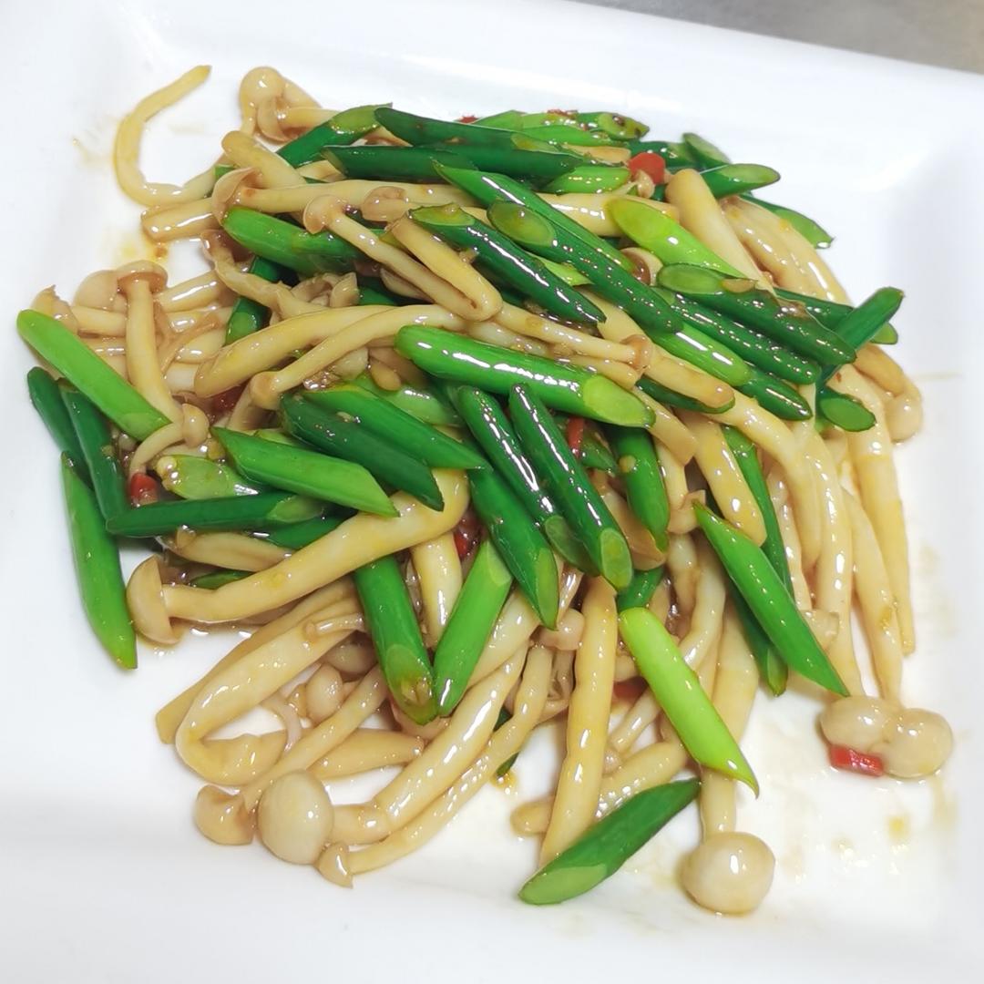 蒜薹炒蘑菇