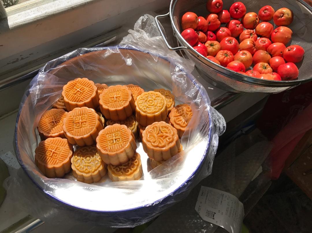广式月饼—蛋黄莲蓉月饼