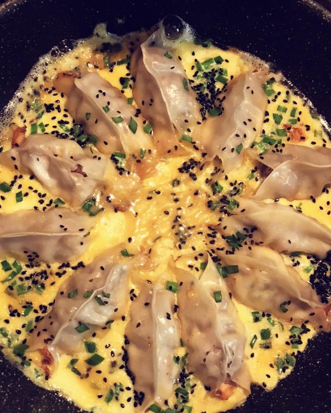 蛋抱虾饺