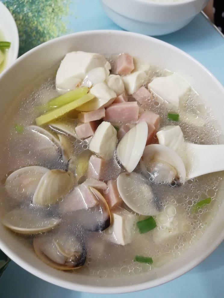 蛤蜊豆腐汤