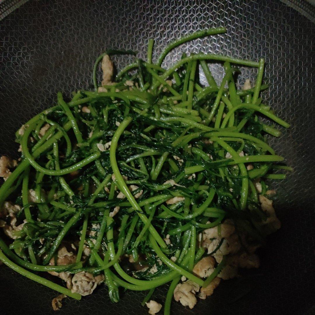 鸡蛋炒茼蒿