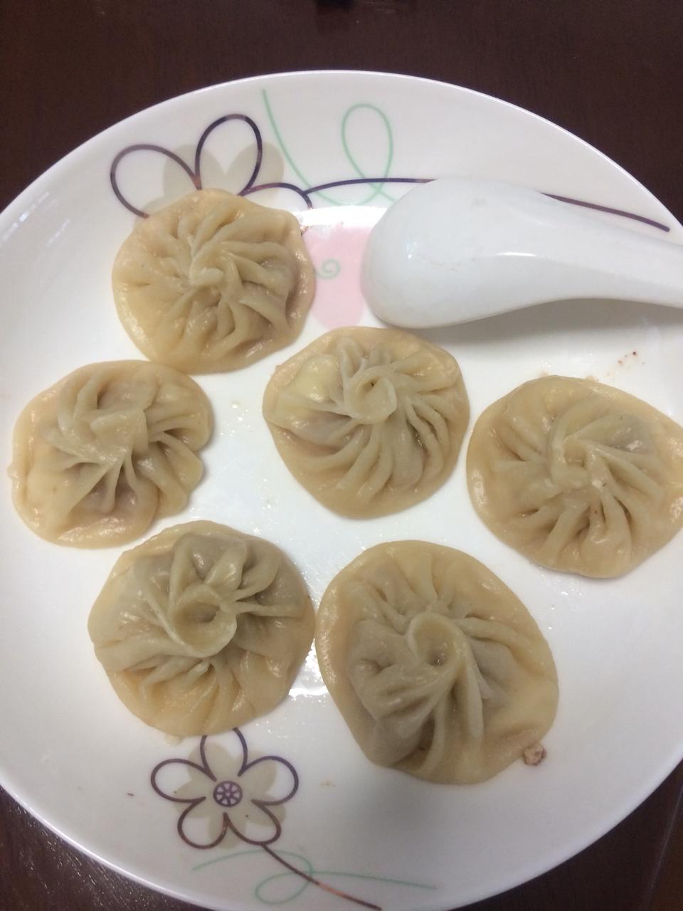 zhmff做的内酯嫩豆腐牛肉馅儿小笼包一人份