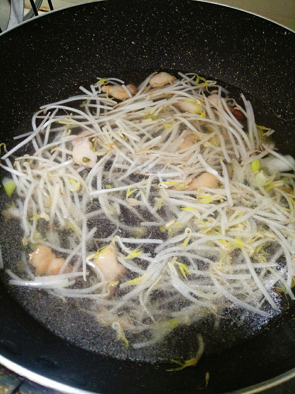 海带豆芽汤的做法 步骤2
