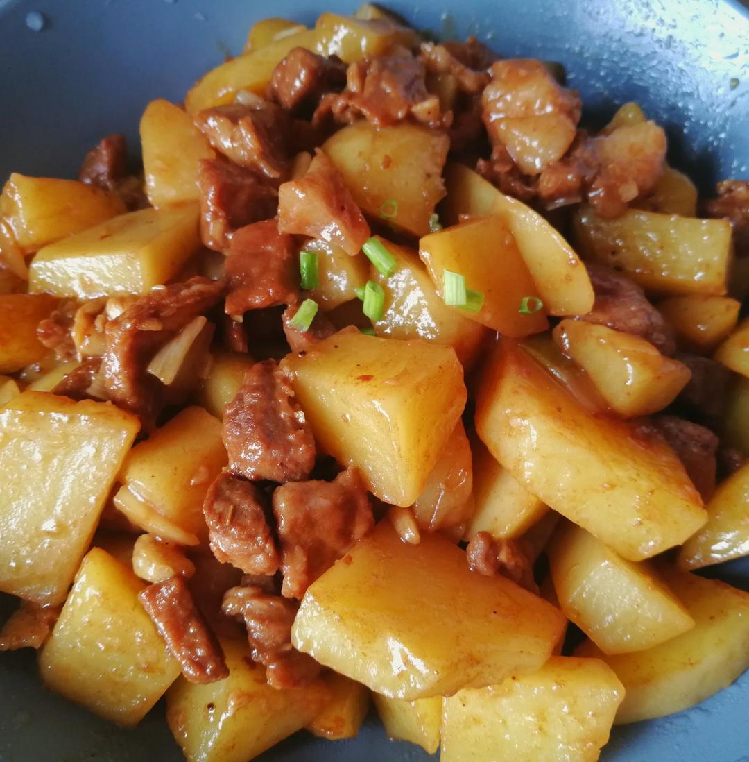 白兰鸽是什么鸽做的土豆烧肉