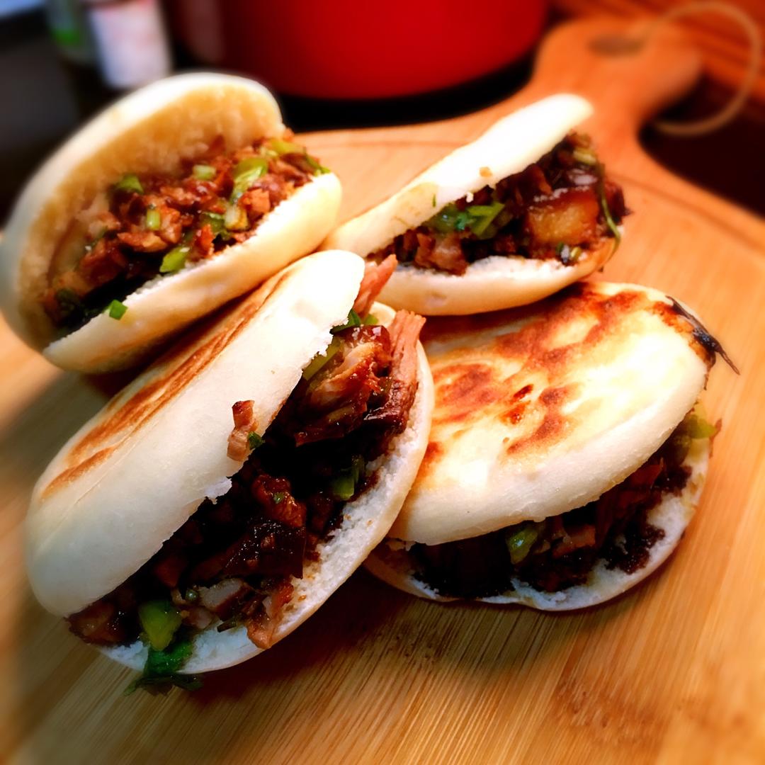 巫酱做的腊汁肉夹馍