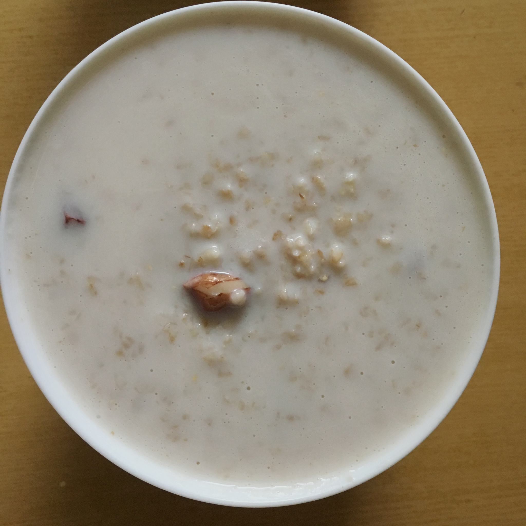 十七君做的牛奶花生燕麦粥