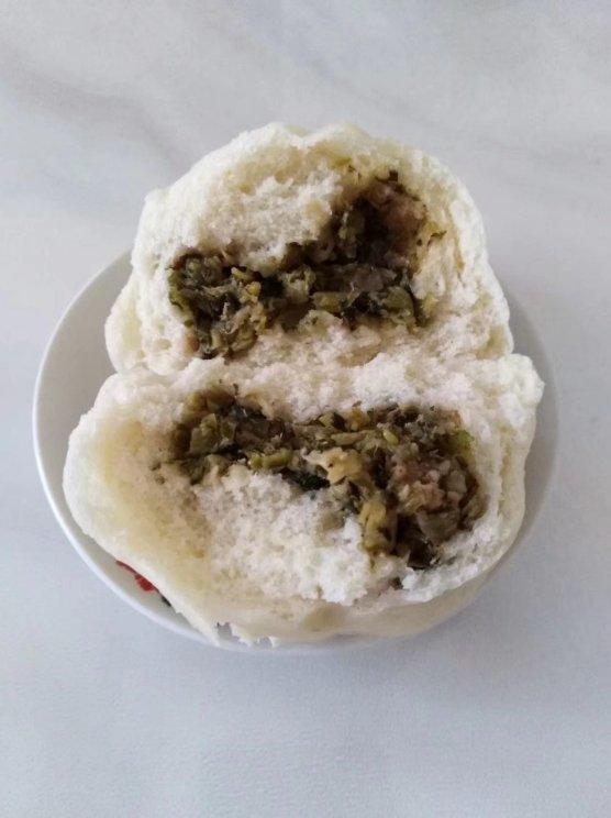 芹菜猪肉包子