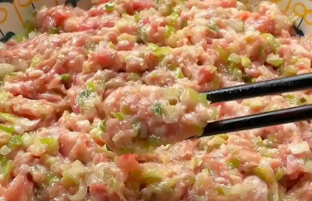 调饺子馅，牢记“盐水油”顺序和比例