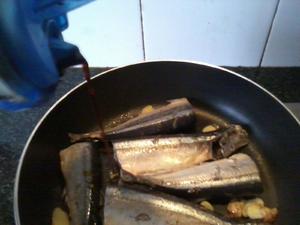 香煎秋刀鱼（无油减肥版！）的做法 步骤4
