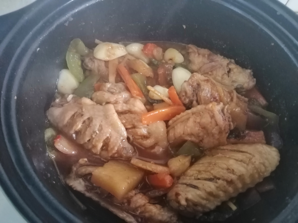 砂锅焖鸡翅的做法 步骤5