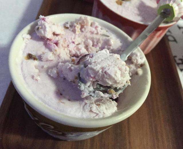 超简版~酸奶冰激凌的做法