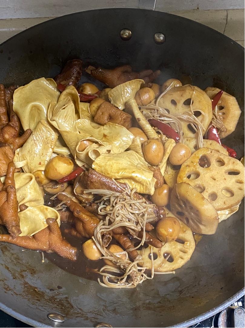卤鸭翅卤鸭掌卤鸡爪，卤天卤地卤前任，这个配料真的绝了