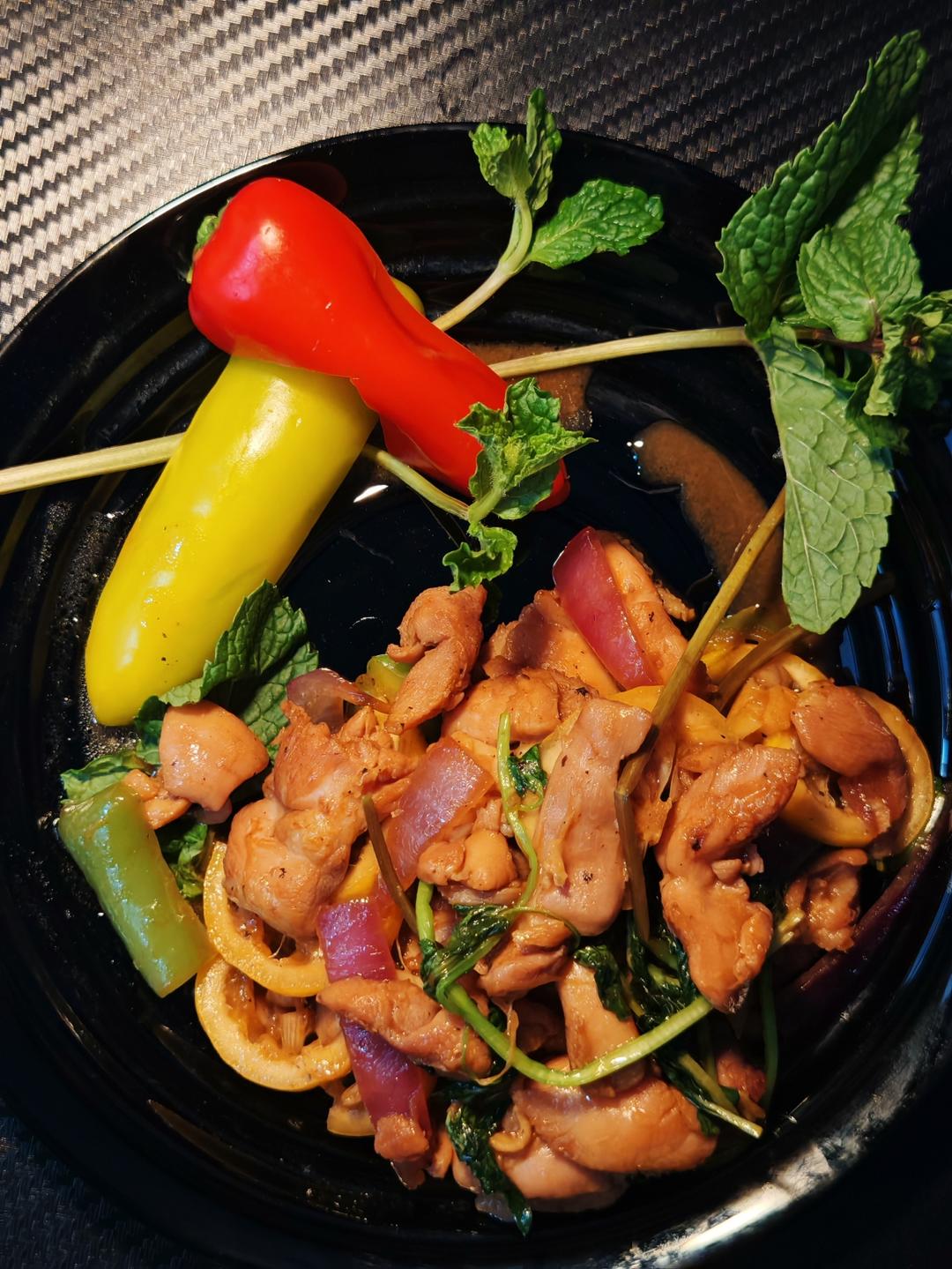 香煎柠檬鸡腿肉