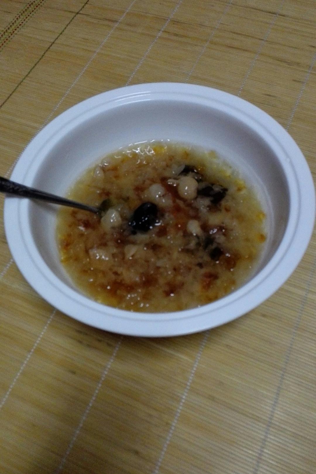 桃胶银耳红枣羹