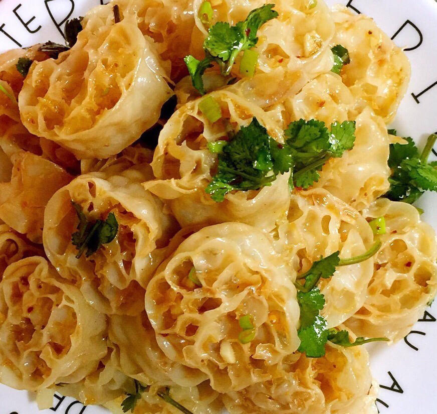 一口爆汁的网红凉拌面藕