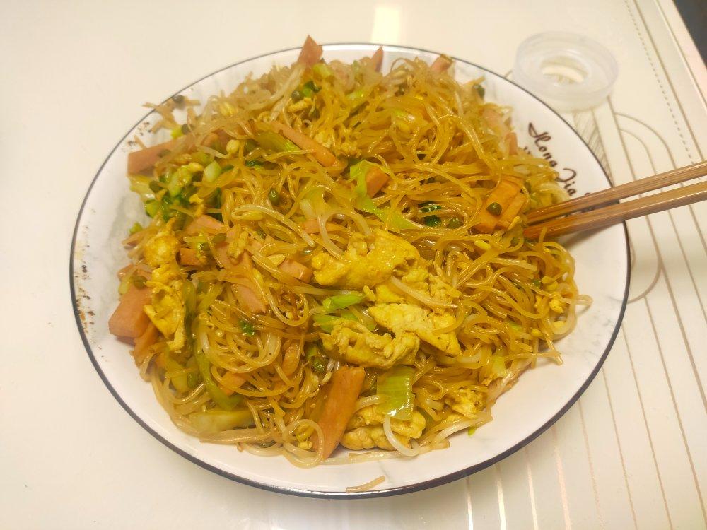 厨师长教你：“鸡蛋炒米粉”的家常做法，满满的小技巧，先收藏了