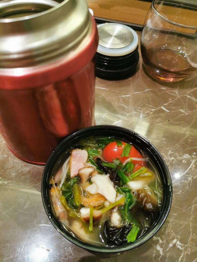 焖烧杯生酮培根烫菜（清汤麻辣烫）