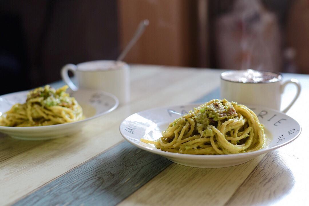 小清新牛油果火腿意面