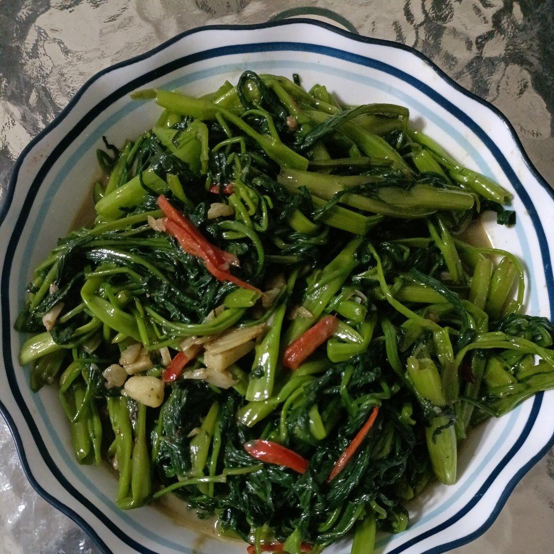蒜蓉腐乳炒通心菜