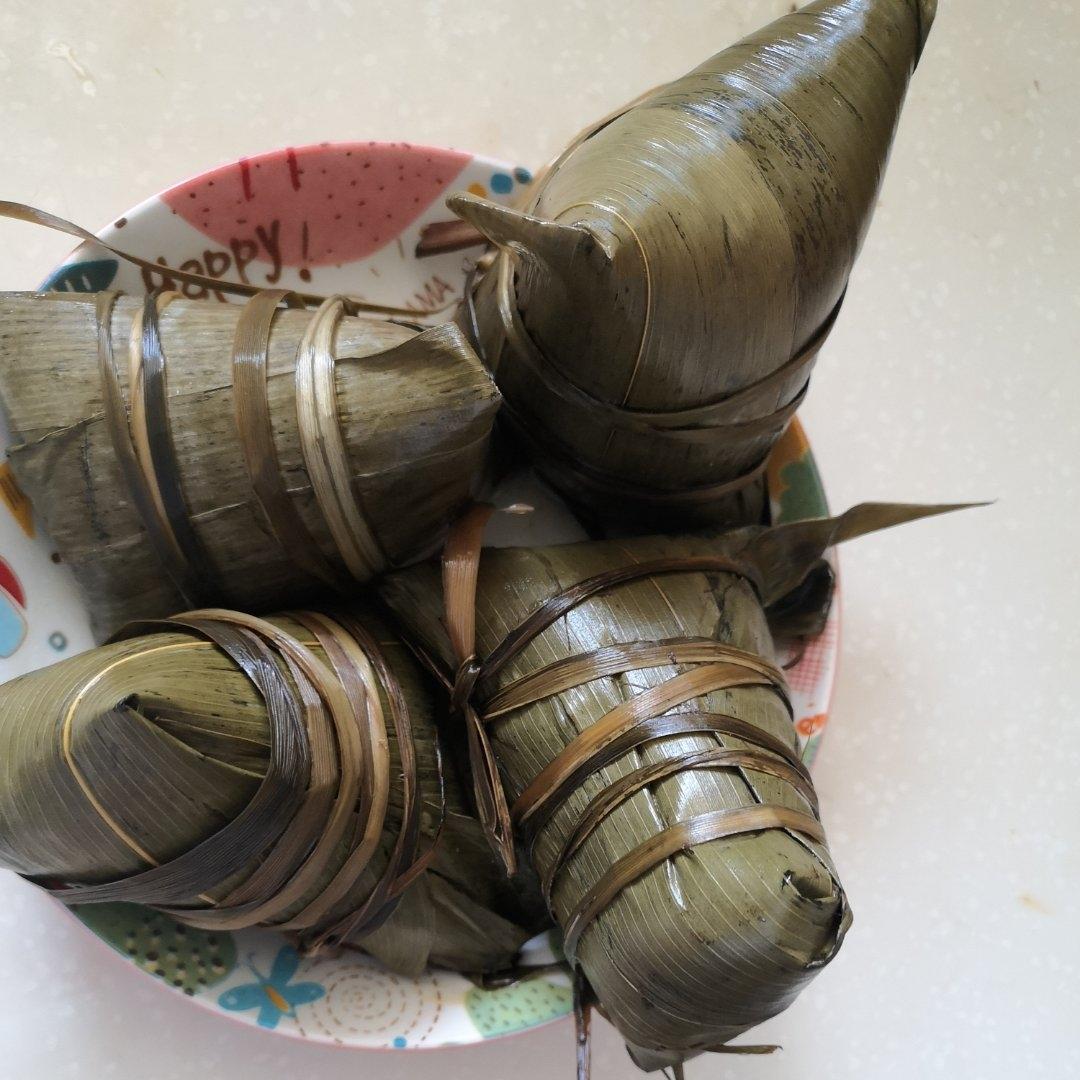 自制美味大肉粽（记录如何包不漏米的粽子）