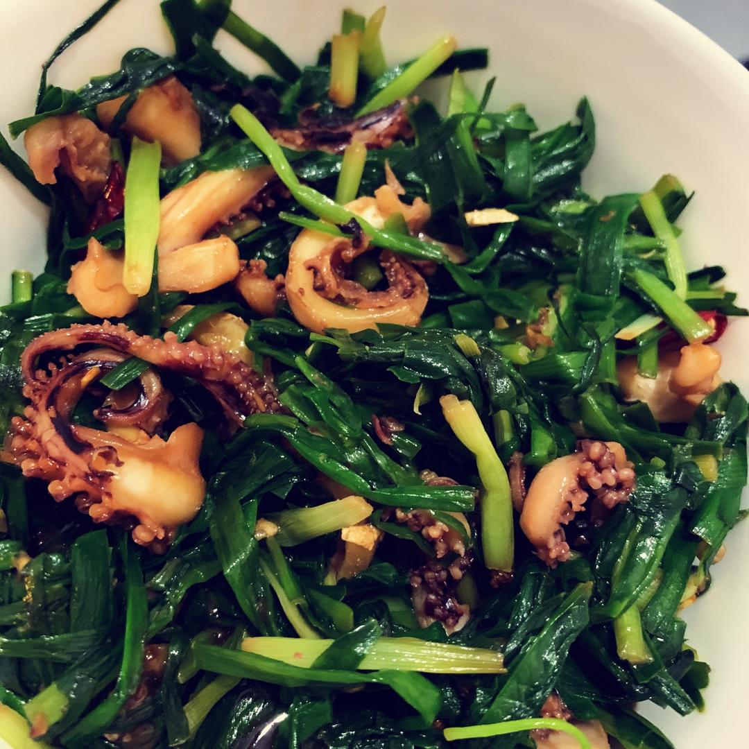 鱿鱼炒韭菜