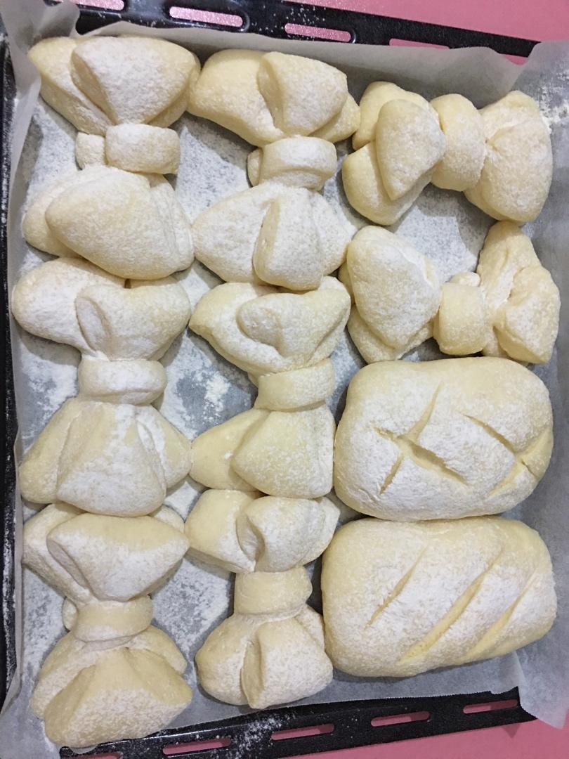 甜蜜少女心-蝴蝶结面包