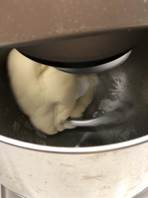 轻盈如棉花·奶香柔绵十足的牛奶面包的做法 步骤3